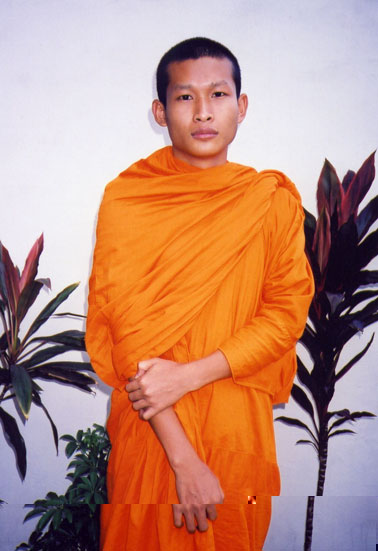 Ho Tam, Posing (Bangkok), 2002